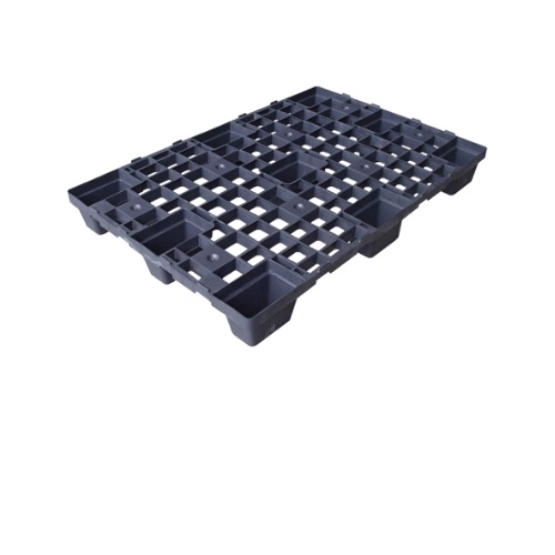 Plastic shipping pallets